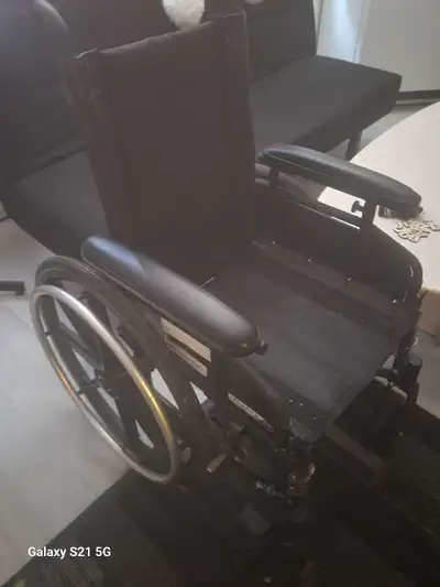 Fauteuil Roulant, View more