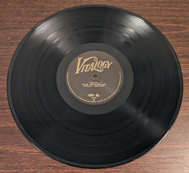 Pearl Jam - Vitalogy - 2011 Re-Issue LP Vinyl Record dans CD, DVD et Blu-ray  à Ville de Montréal - Image 4