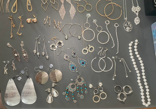 Fashion jewelry (40+ dangling earrings + necklaces, rings) in Jewellery & Watches in Kingston - Image 3