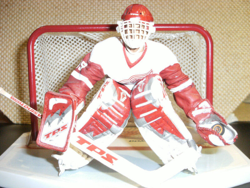 Detroit Red Wings NHL Dominik Hasek McFarlane Series 2 Figure