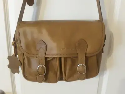 Sac en cuir avec bandoulière Unisexe-Vintage leather bag, View more