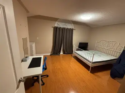 Large private bedroom available asap for 800$ large room NOTE a corner of room and the closet is use...
