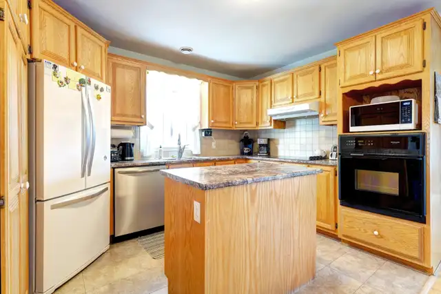 Maison 5 1/2 à louer avec garages - Mirabel - Libre 1er juin