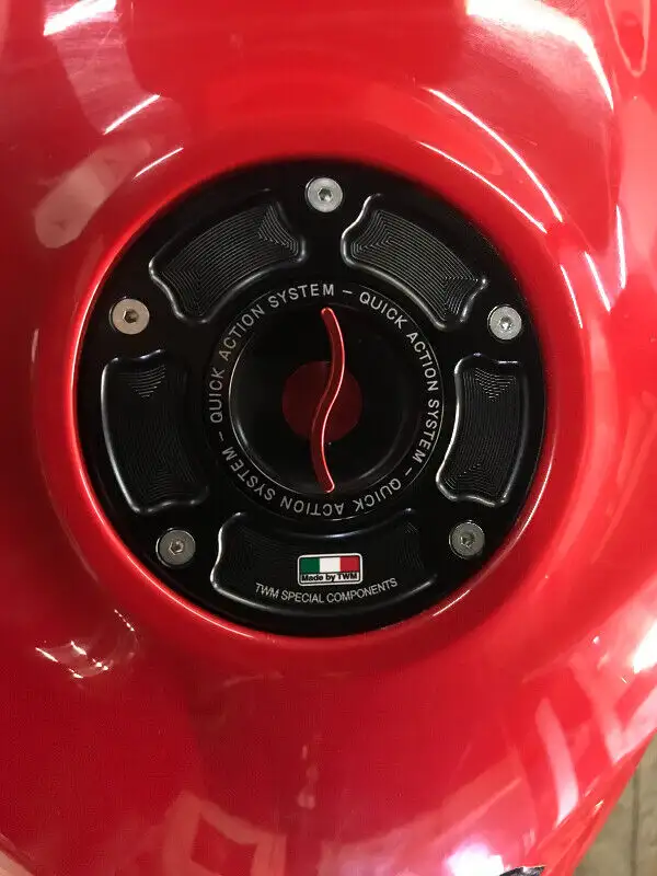 Ducati Panigale TWM Race Gas Cap Quick Release Fuel Lid SBK It. in Other in Barrie - Image 11