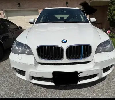 2012 BMW X5 35i, Sport Utility, 3.0L Turbo I6 AWD, sunroof, rear entertainment. Sold as is, has mech...
