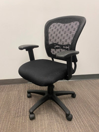*NEVER USED* New office desk chairs