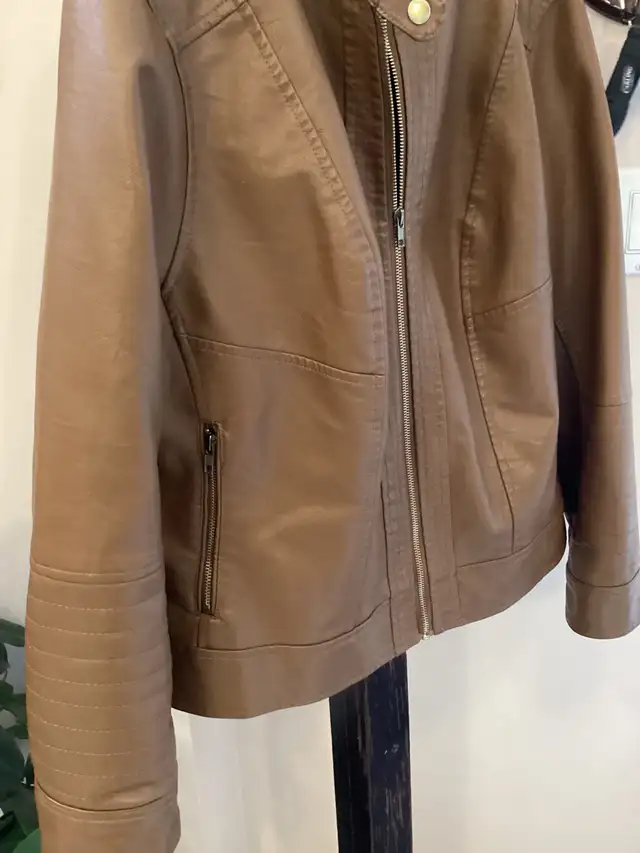 Women’s Brown Faux Leather Motorcycle Style Jacket Size 2XL in Women's - Tops & Outerwear in Oshawa / Durham Region - Image 4