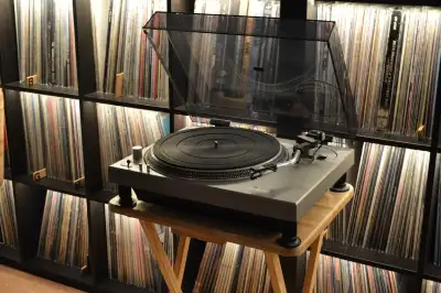 Technics SL-1200 Direct Drive Turntable - 1972. Near pristine!, View more