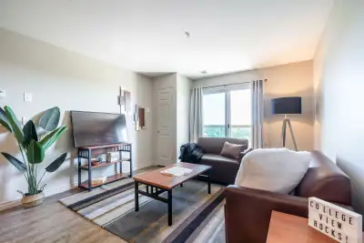 Looking for a clean, modern place close to Conestoga College? Collegeview Commons offers fully furni...