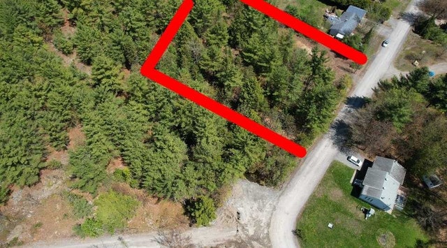 Grand terrain, prêt pour votre projet de construction. — photo 1