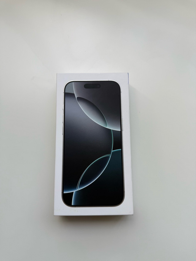 IPhone 16 pro dans Téléphones cellulaires  à Ville de Montréal