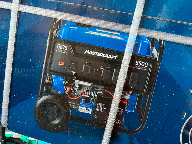 NEW in box - Mastercraft 5500/6875 Watt Portable Generator in Power Tools in City of Halifax - Image 3