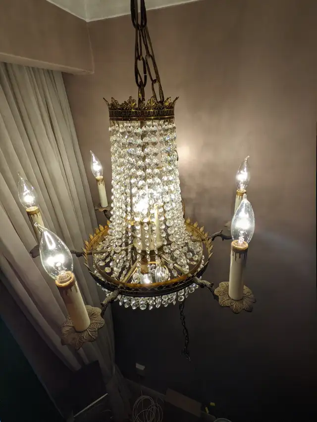 CHANDELIER - 12 CANDLE - 811 CRYSTALS ON SOLID BRASS FRAME in Indoor Lighting & Fans in City of Toronto - Image 4