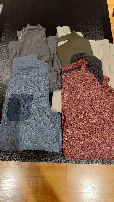 Lot de vêtements pour hommes, View more
