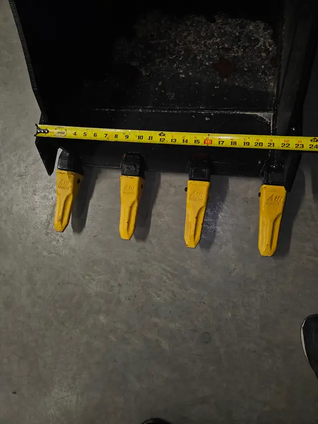 NEW (3) 24" Excavator Digging Buckets – 45mm Pins – 5T-45 Mount in Other Business & Industrial in Delta/Surrey/Langley - Image 9
