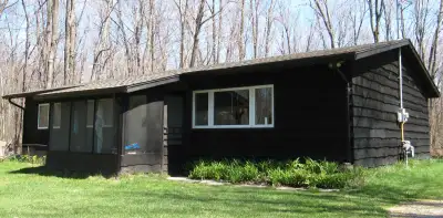 DREAM COTTAGE: BEACH ACCESS WITH LAWNCARE/SNOWPLOWING INCLUDED