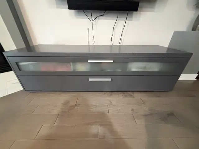 meuble de télé in TV Tables & Entertainment Units in Laval / North Shore - Image 4