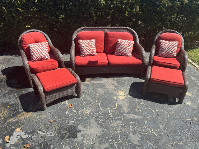 Lay Z Boy Avondale Patio set in Patio & Garden Furniture in Cambridge