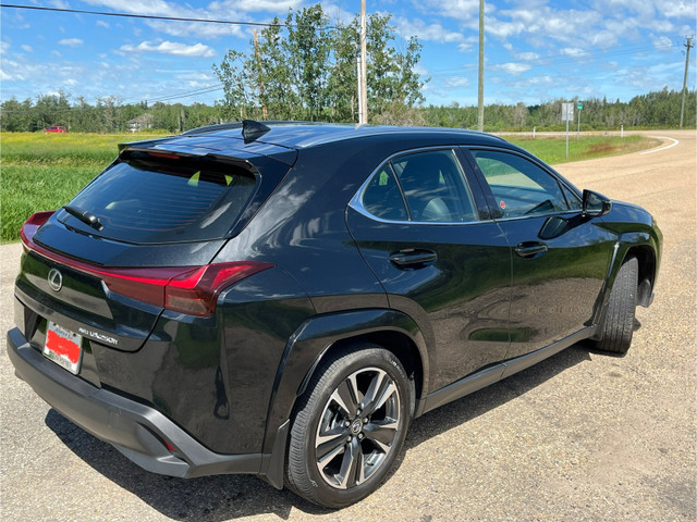 Lexus UXh 250 in Cars & Trucks in Strathcona County - Image 4