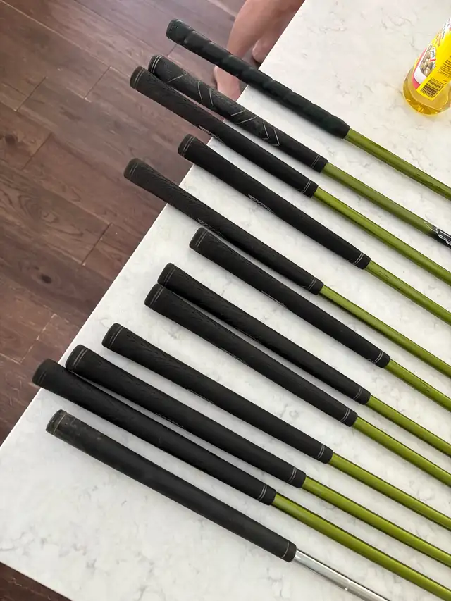 women’s right handed golf set and bag  in Golf in Guelph - Image 6