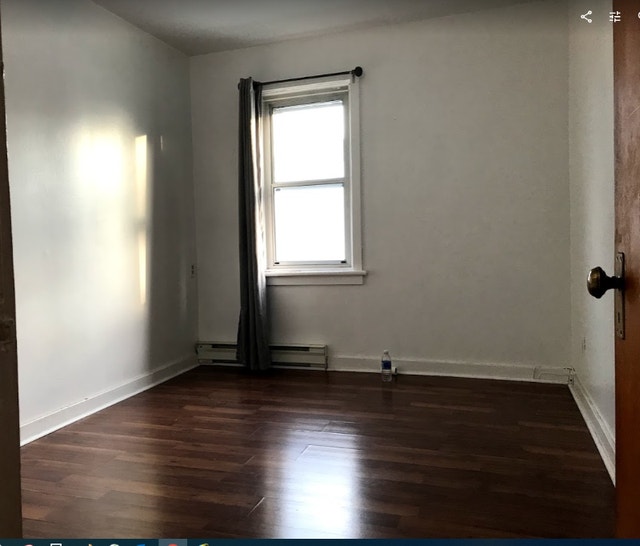 Bright 1 bedroom apartment and living room in downtown Cornwall Long