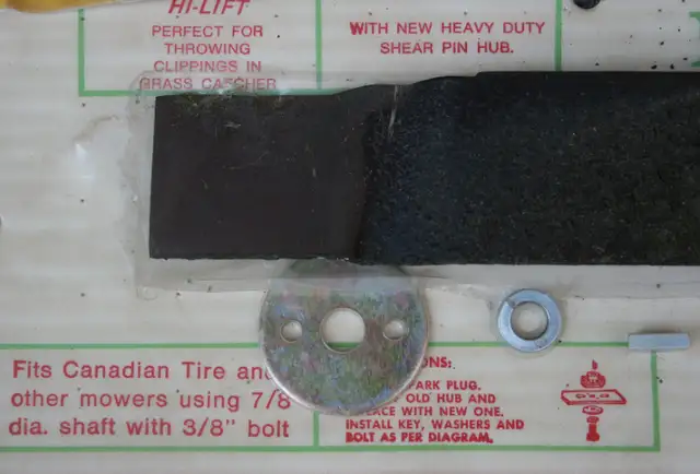 Lawn Mower Blades in Lawnmowers & Leaf Blowers in Oakville / Halton Region - Image 4