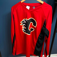Calgary Flames Athletic Jersey - Mens Large - 100% Polyester