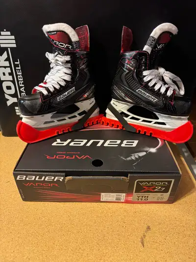 Youth Ice Hockey Skates!, View more