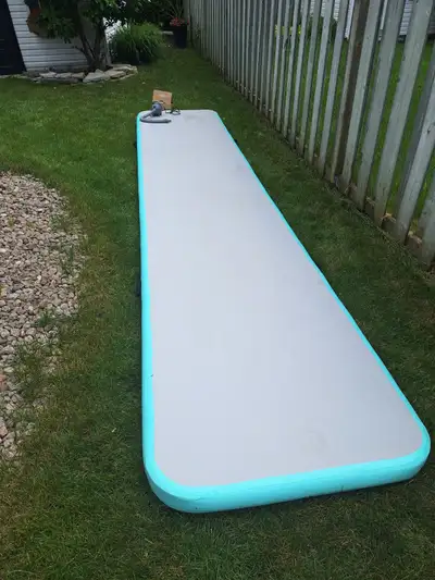Tapis de Gymnastique / Cheerleading gonflable, View more