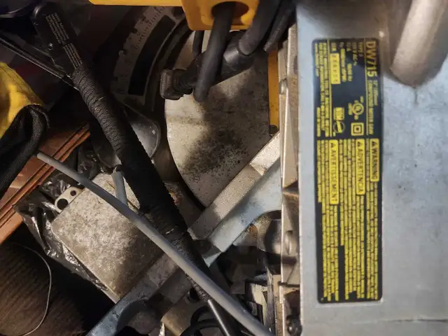 Dewalt Mitre Saw in Power Tools in Delta/Surrey/Langley - Image 3