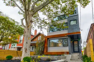 Note: Available Immediately, If The Ad Is Up, Unit Is Still Available. Main Floor Unit: 2 Bedroom, 1...