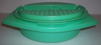 946 Vintage Tupperware 2pc Green grater shredder slicer $10