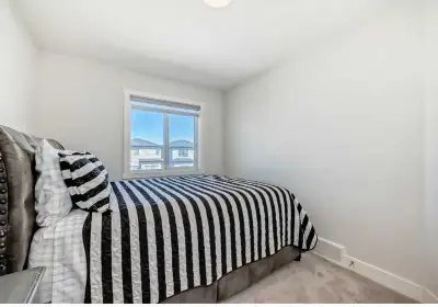 Large double Room with in a shared living accommodation. This spacious room is accompanied with 3 ba...