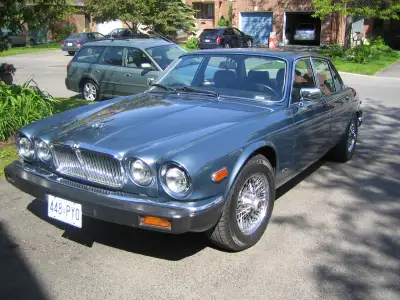 Excellent body, leather, engine and mechanics. Purchased from the Ottawa Jaguar dealer in June of 19...