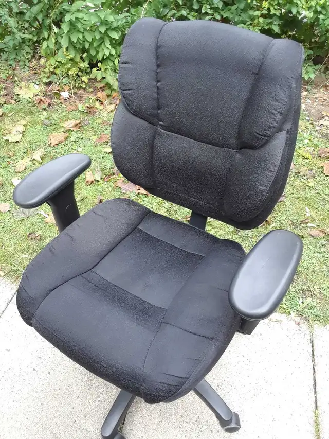 Many Computer /office chair in Chairs & Recliners in Kingston - Image 11