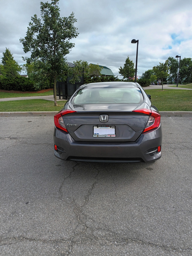 Honda Civic Ex 2017 for sale in Cars & Trucks in Oakville / Halton Region - Image 4