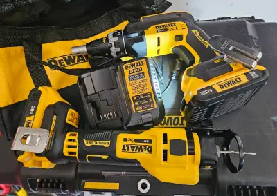 Full set DCF640B xr brusbless screwgun DCE555B xr brushless cut-out tool 2x 20v max 2Ah Battery Dewa...