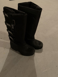 Horse riding boots/ Bottes d’équitation 