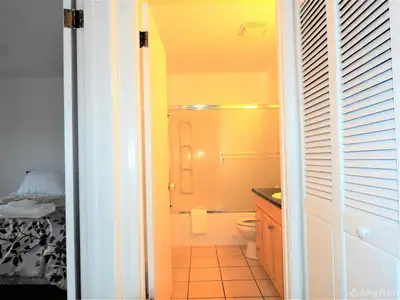 Wifi & Utilities included Full Kitchen and laundry Free parking Bus stop across the street 10 min wa...