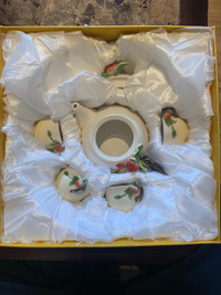 Vintage Gallant Porcelain Tea Set