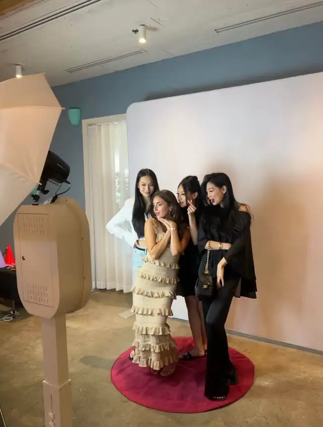 PHOTOBOOTH RENTAL BEST RATES GTA | 647-657-5650