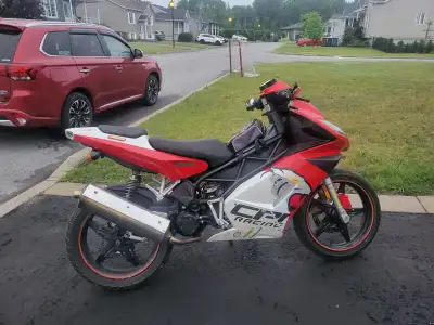 Scooter 49cc de marque cpi gtr fonctionne bien