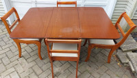 VINTAGE FOLDING TABLE WITH 4 CHAIRS