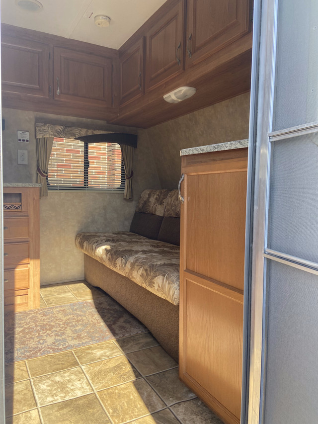 2009 Jayco Travel Trailer in Travel Trailers & Campers in Oshawa / Durham Region - Image 2