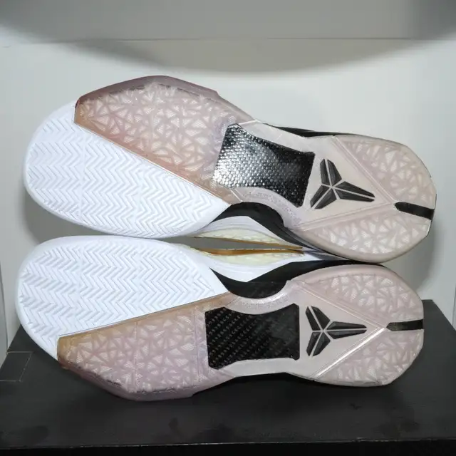 Nike Zoom Kobe VII 7 System Elite 2012 White Metallic Gold US 11 in Men's Shoes in City of Toronto - Image 8