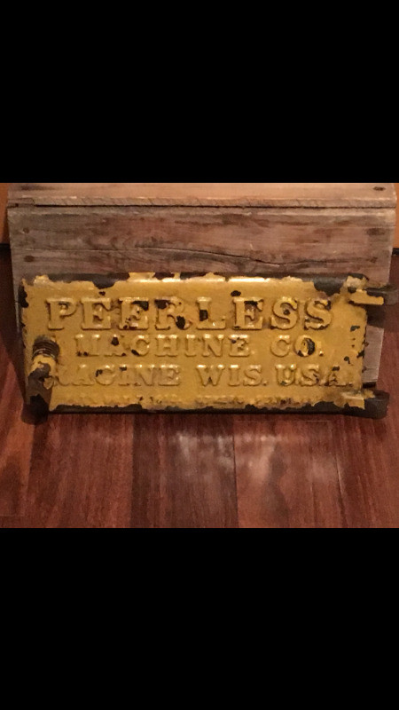 PEERLESS MACHINE COMPANY CAST IRON VINTAGE ADVERTISING SIGN $70 in Arts & Collectibles in City of Toronto - Image 4