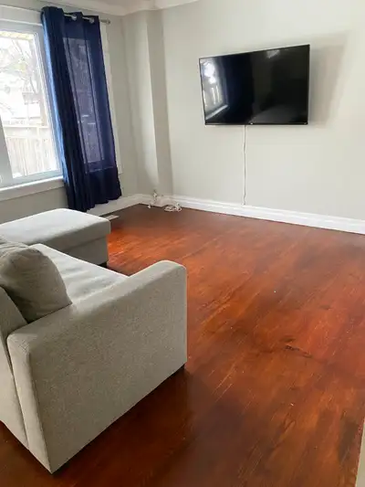 Room for rent - Bramalea City Centre 3 Bedrooms - main floor Furnished - Shared $500 1 Room availabl...