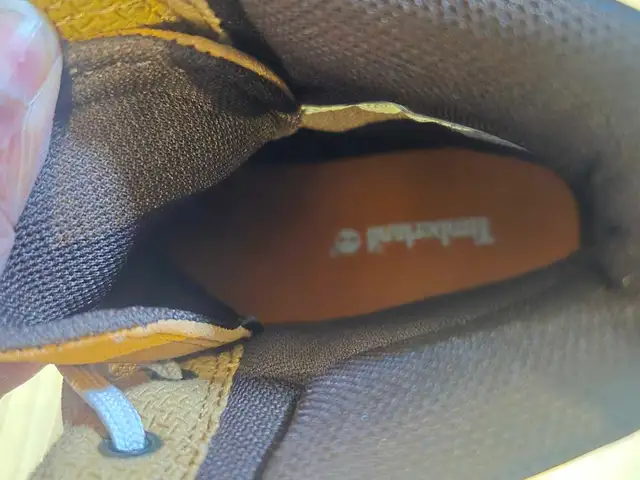 Timberlands Boots Womens 8.5  in Women's - Shoes in Mississauga / Peel Region - Image 10