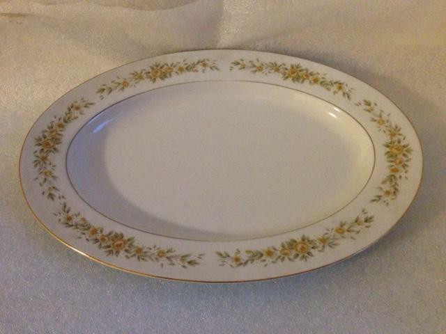 7x Golden Rose MITA FINE CHINA Of Japan Oval Serving/Salad Plate in Arts & Collectibles in Markham / York Region - Image 3