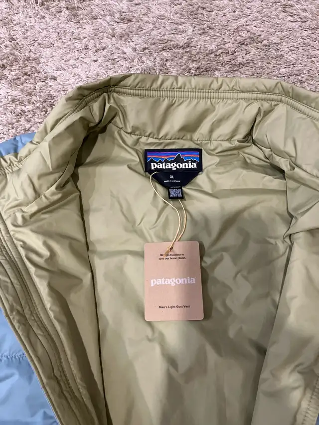 Patagonia Light Gust Vest (Men’s XL) in Men's in Calgary - Image 4